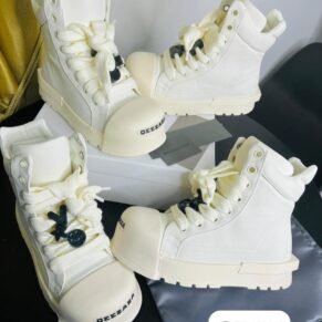 Buy trendy type shoes in Nigeria and top-rated online stores for clothes and shoes.