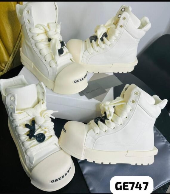 Buy trendy type shoes in Nigeria and top-rated online stores for clothes and shoes.