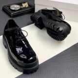 Buy trendy type Balenciaga shoes and explore the best online store for clothes and shoes.