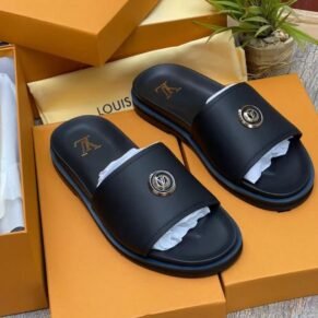 Buy trendy type of shoes