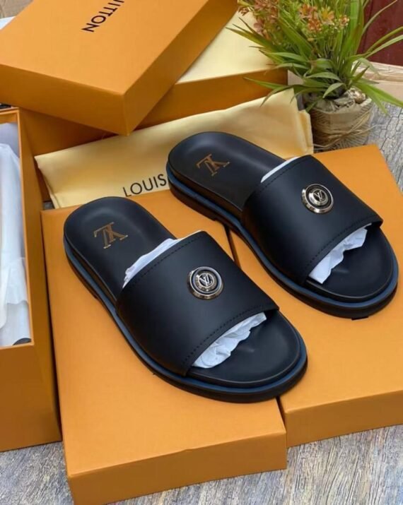 Buy trendy type of shoes