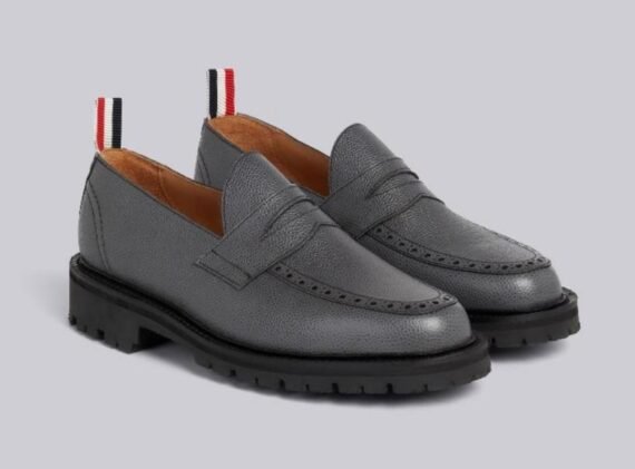 Buy trendy type shoes and explore the best online store for clothes and shoes.