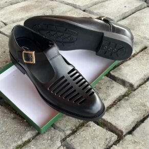 Buy trendy type shoes and explore the best online store for clothes and shoes.